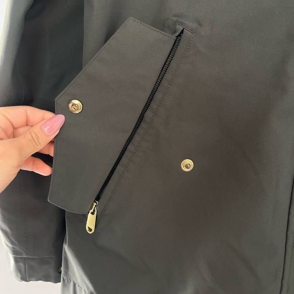 Athleta Surto Waterproof Jacket in Mountain Olive Green Size XXSmall - Picture 8 of 13